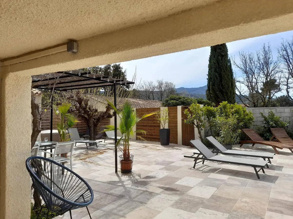 Hébergement de vacances Les Arbousiers Brignoles Piscine Et Spa